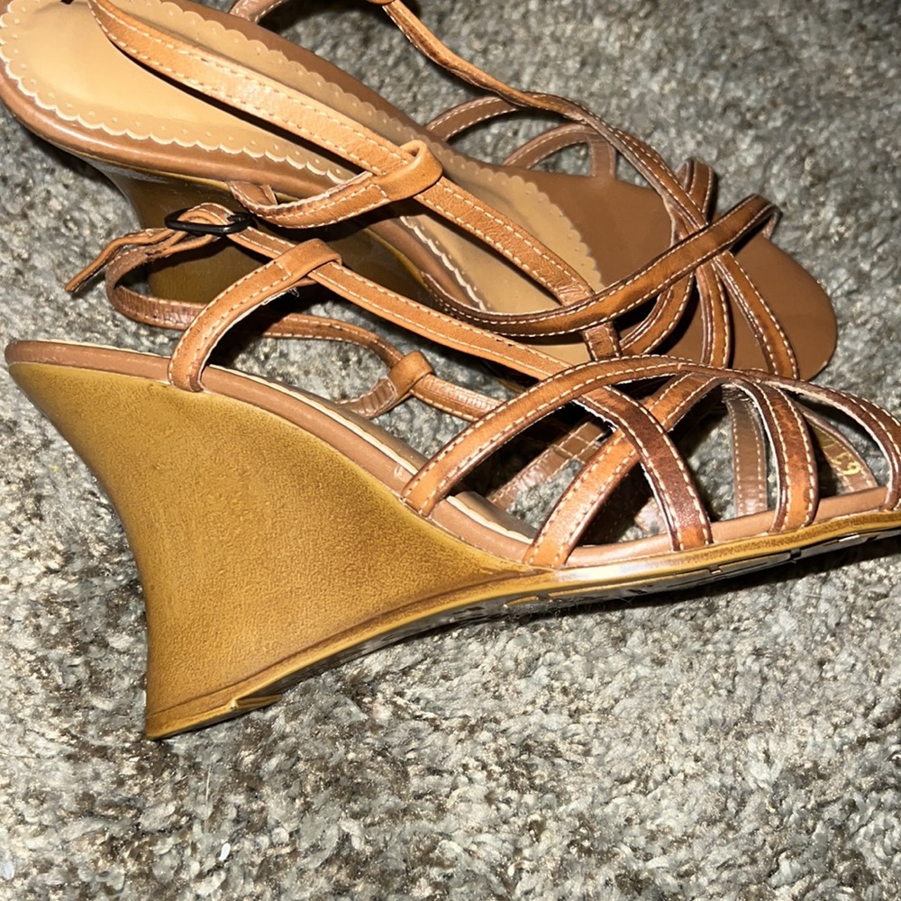 Aldo wedge sandals tan brown color womans size 5 (fits like a 5.5)